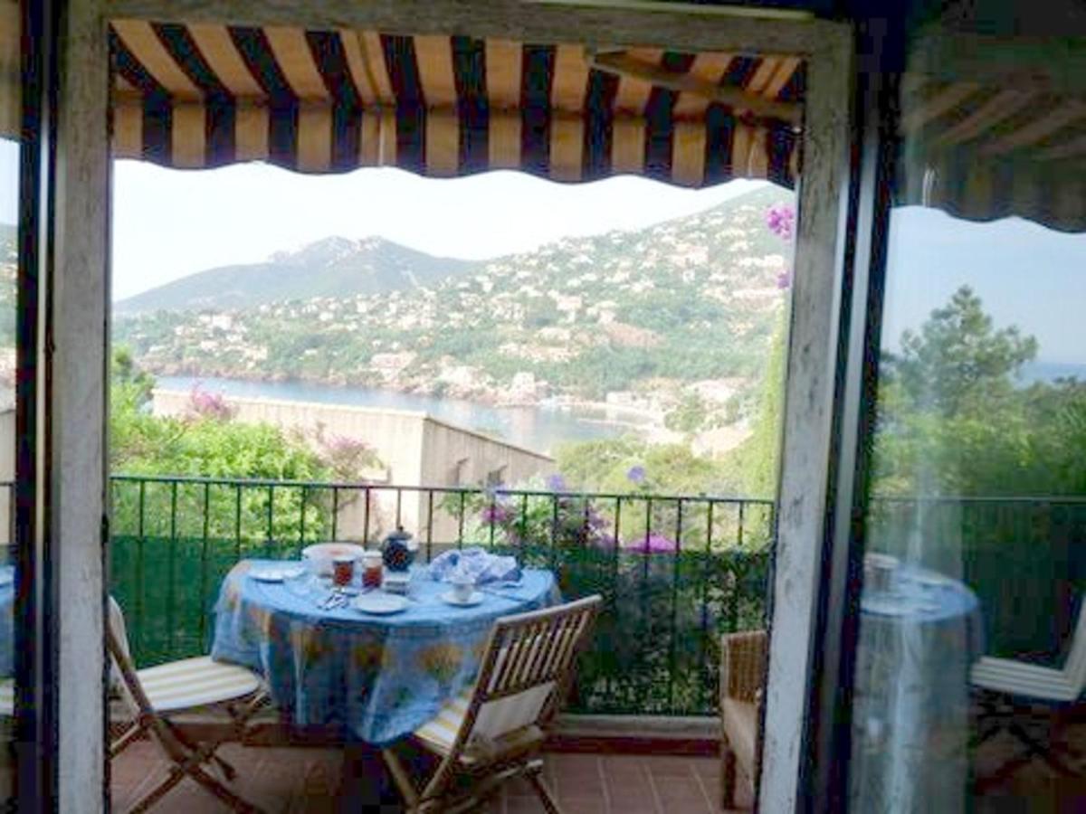 דירות Studio A Theoule Sur Mer A 400 M De La Plage Avec Vue Sur La Mer Terrasse Amenagee Et Wifi מראה חיצוני תמונה